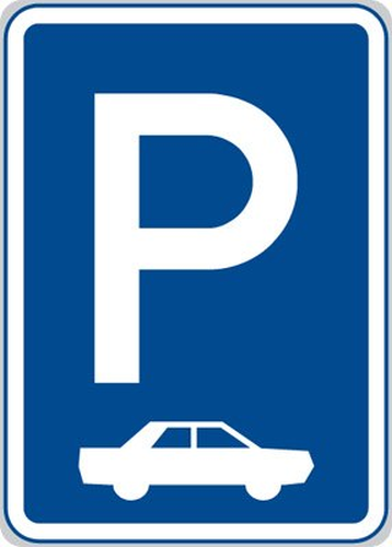 Dopravn� zna�ka: IP 11b Parkovi�t� (kolm� nebo �ikm� st�n�)