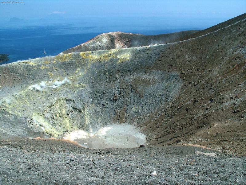 Foto: Vulcano-Krater vyhasnutej sopky Vulcano na Sicilii