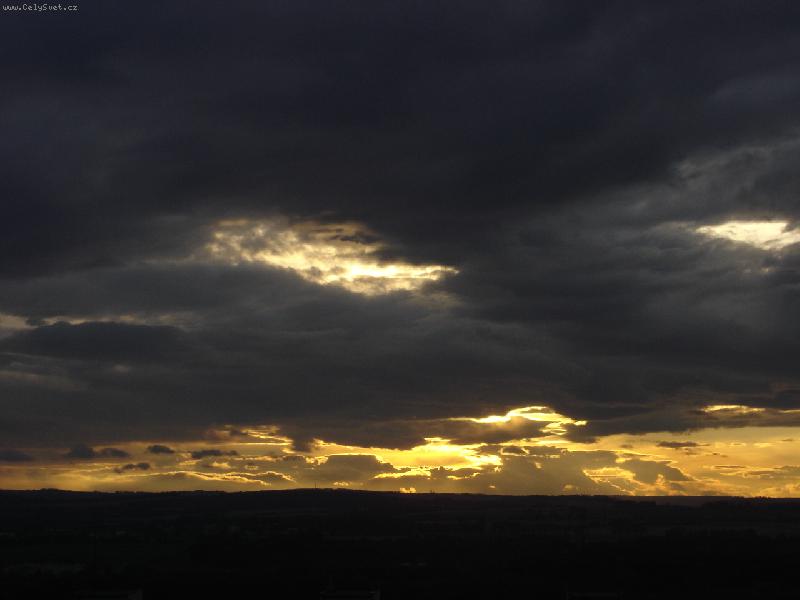 Foto: Nebe-Z�pad slunce