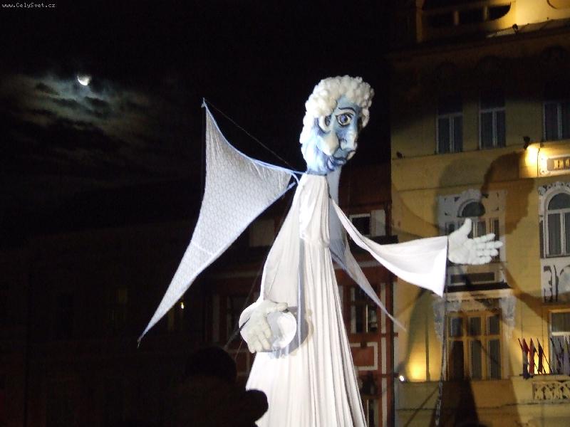 Foto: �eskobud�jovick� AND�L-v�t�n� and�l� na n�m�st� v �B