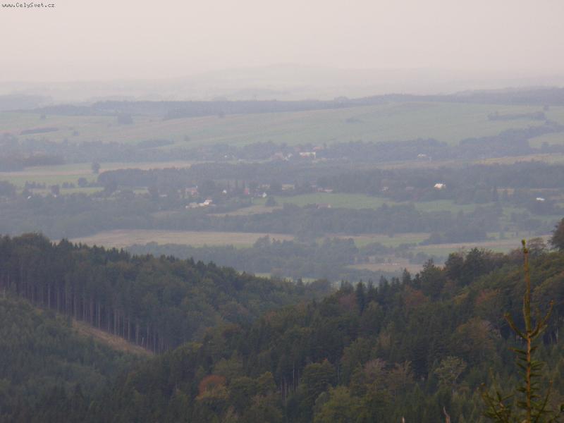 Foto: na�i mazl��ci-dcera karol�na se ps� sme�kou