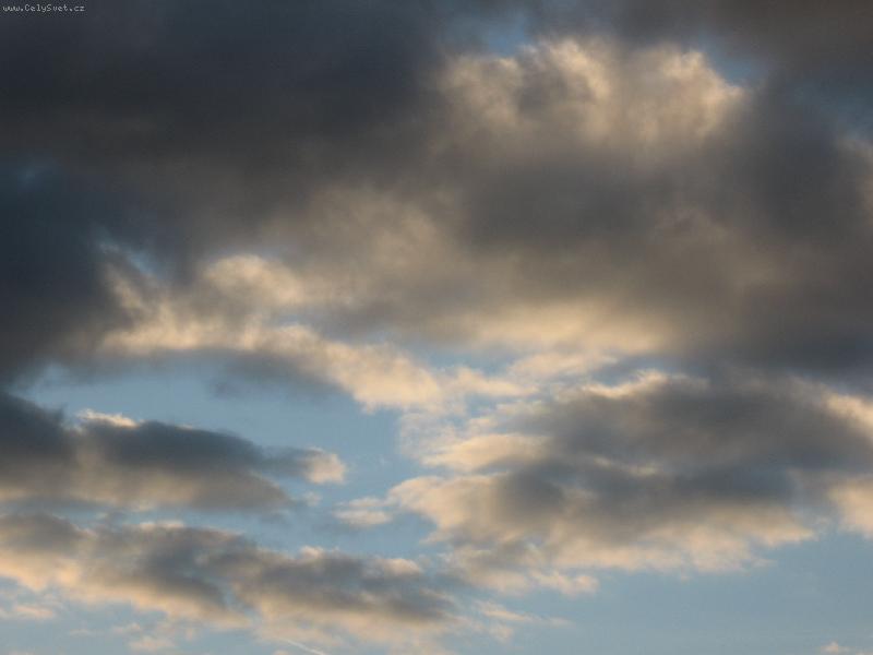 Foto: MRAKY (velmi zaj�mav� po zv�t�en� :D)
