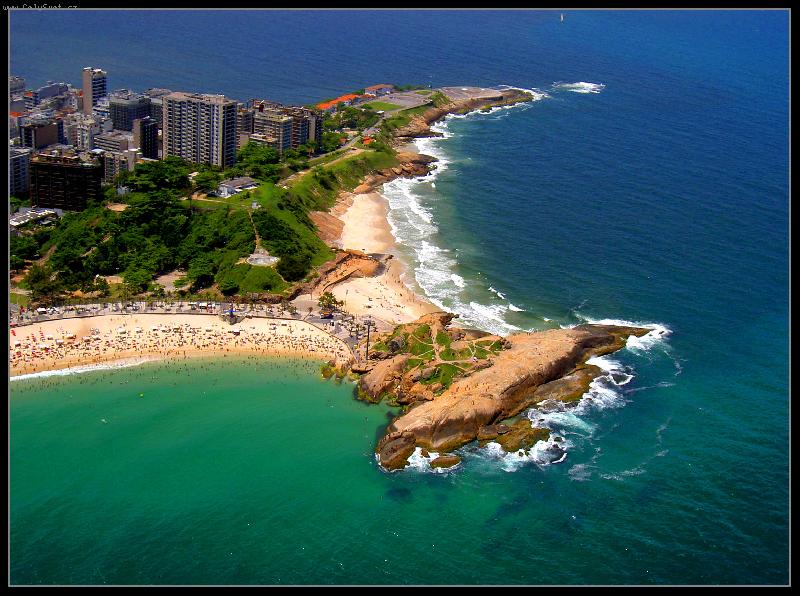 Foto: Ipanema-Foto z vrtuln�ku, je to konec pl�e Ipanema a za��tek Copacabana