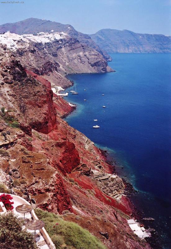 Foto: Hra barev.-Santorini - Oia pobřeží