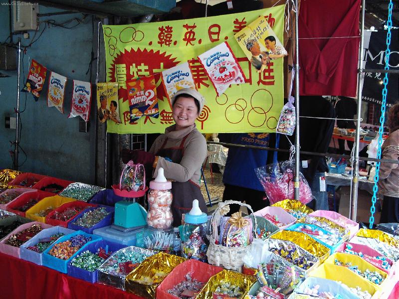 Foto: prodej cukrovinek na tržnici v městě Tainan City (Taiwan)