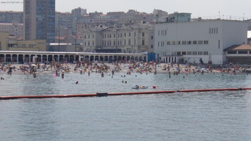 Foto: Trieste-Městské koupaliště v přístavu...