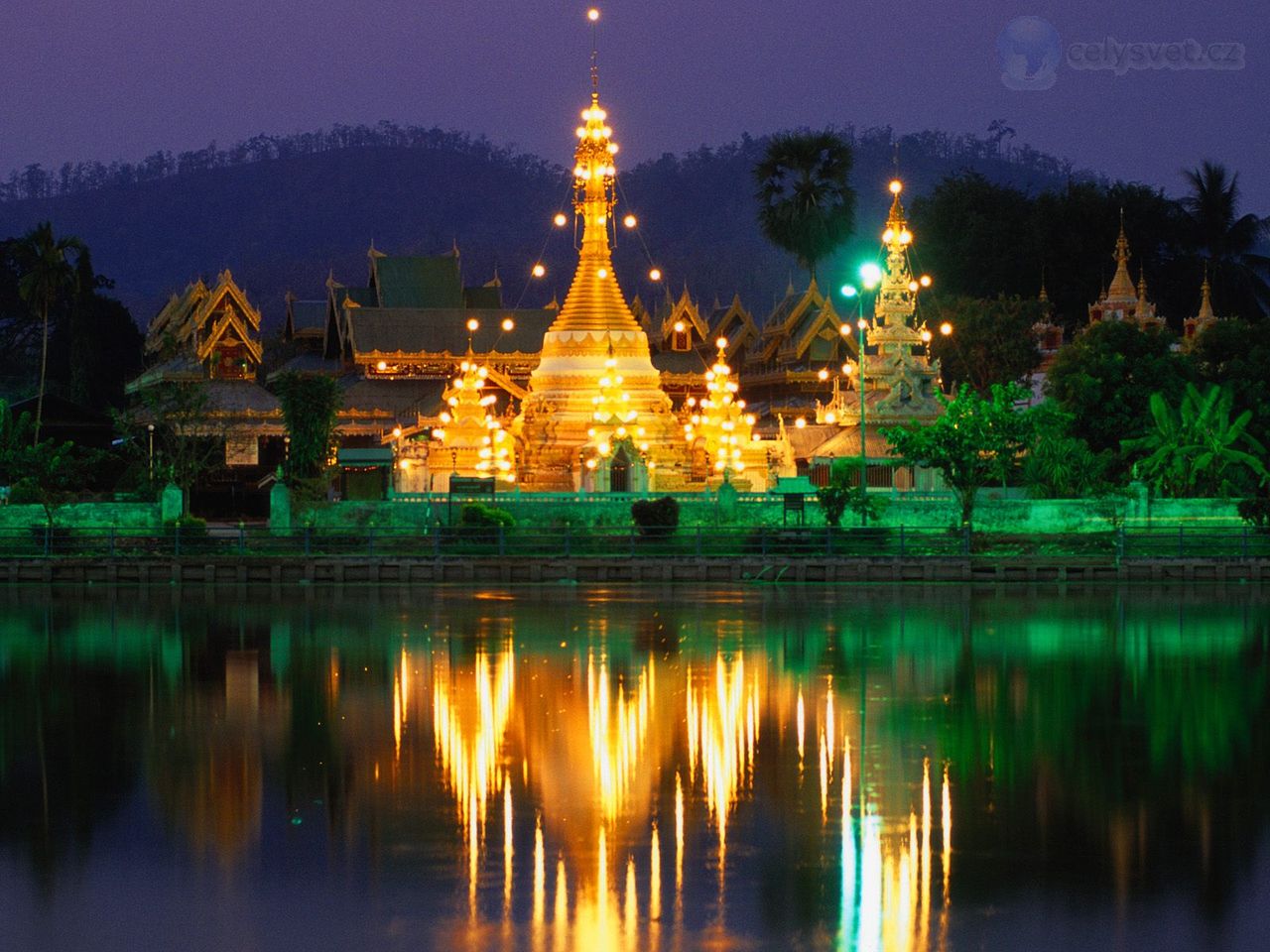 Foto: Wat Jong Klang At Night, Mae Hong Son Province, Thailand