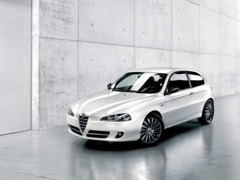 Foto: Alfa Romeo 147 CNC Costume National Front And Side (2008)