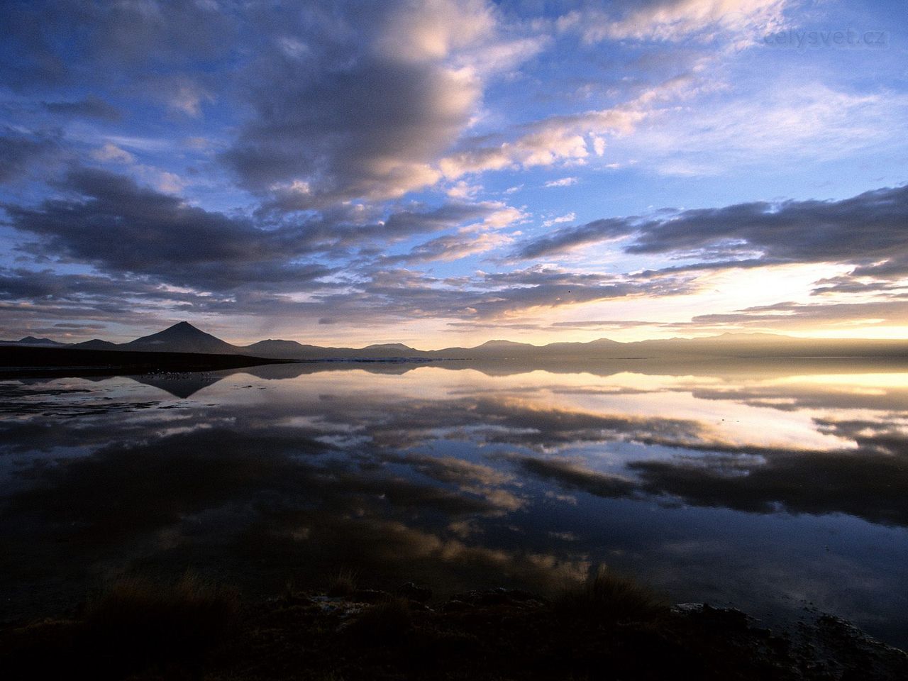 Laguna Colorada při západu slunce, Jižní Lipez, Bolívie / Laguna Colorada At Sunset, South Lipez, Bolivia