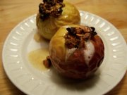 Recept online Pečená jablka s mandlemi a vanilkovou omáčkou