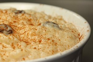 Recept online: Rýžový nákyp: Tradiční moučník ze sladké zapečené rýže, mléka a másla