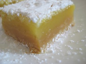 Recept online: Snhov citronov mounk: Mounk z citronovho tsta ozdoben nadchanm snhem